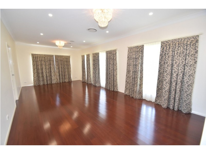 11 Kingfisher Street, Rangeville QLD 4350