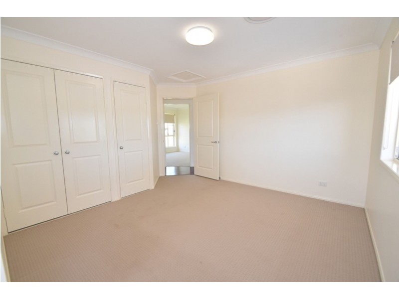 11 Kingfisher Street, Rangeville QLD 4350