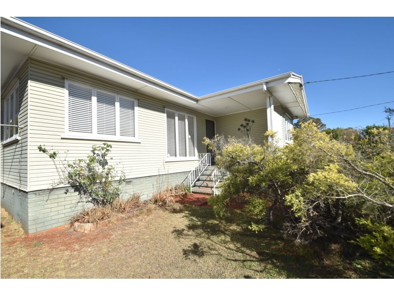 10 Dunne Street, Harristown QLD 4350