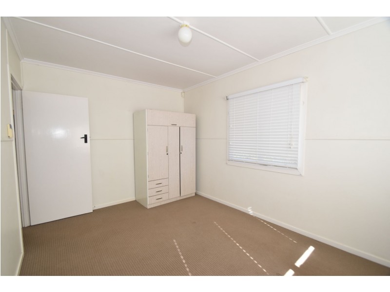 10 Dunne Street, Harristown QLD 4350