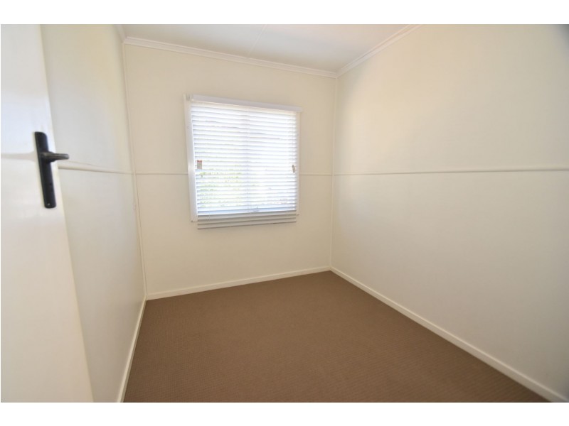 10 Dunne Street, Harristown QLD 4350