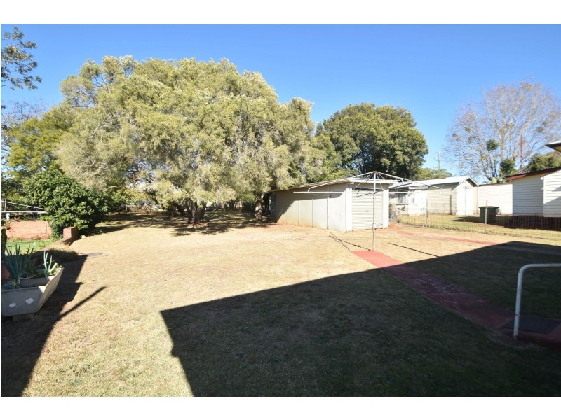 10 Dunne Street, Harristown QLD 4350