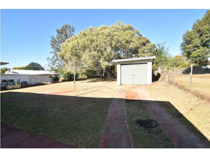 10 Dunne Street, Harristown QLD 4350