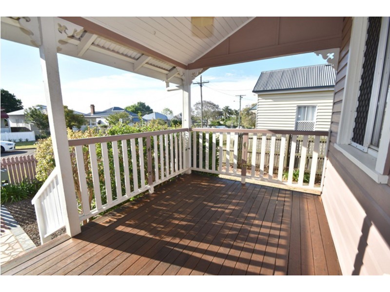 6 Peardon Street, South Toowoomba QLD 4350