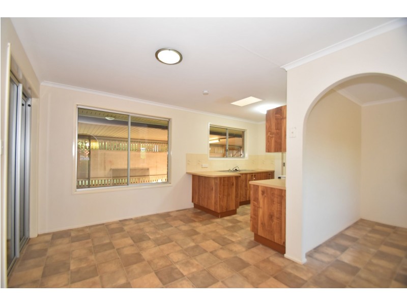 10 Wine Drive, Wilsonton Heights QLD 4350