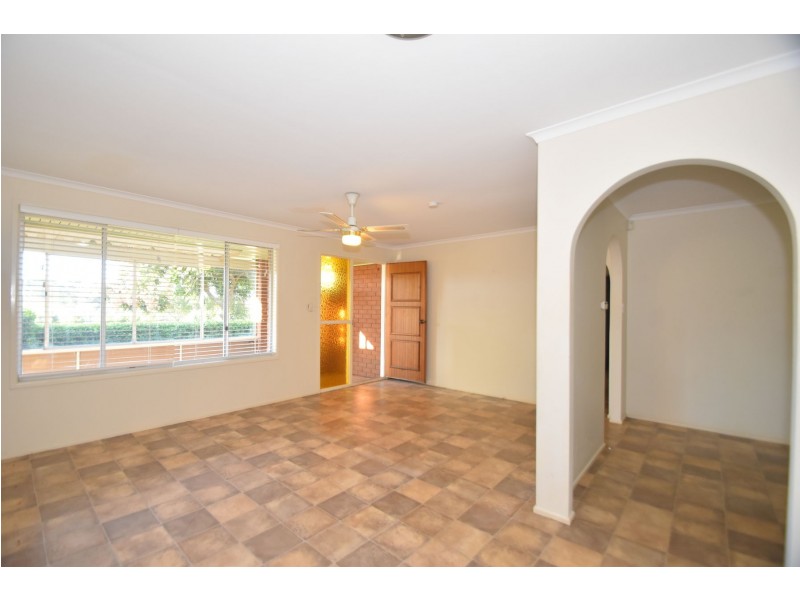 10 Wine Drive, Wilsonton Heights QLD 4350