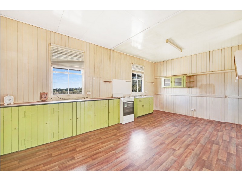 63 John Street, Goombungee QLD 4354