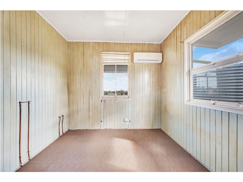 63 John Street, Goombungee QLD 4354