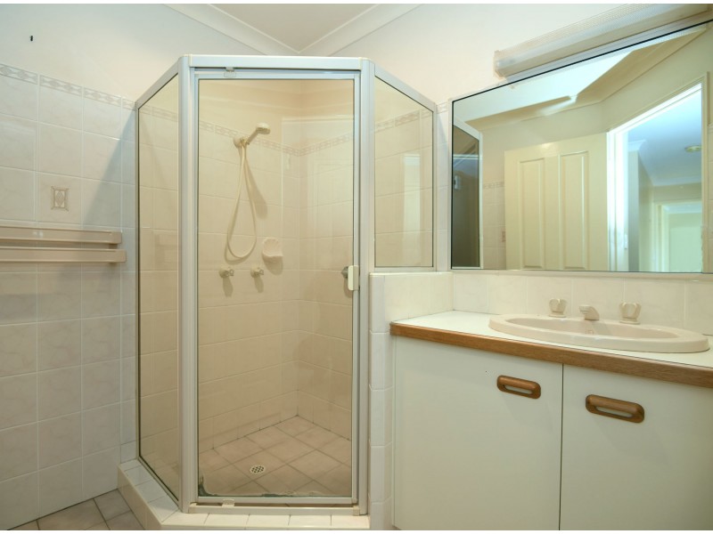 1/2 Brunckhorst Drive, Kearneys Spring QLD 4350