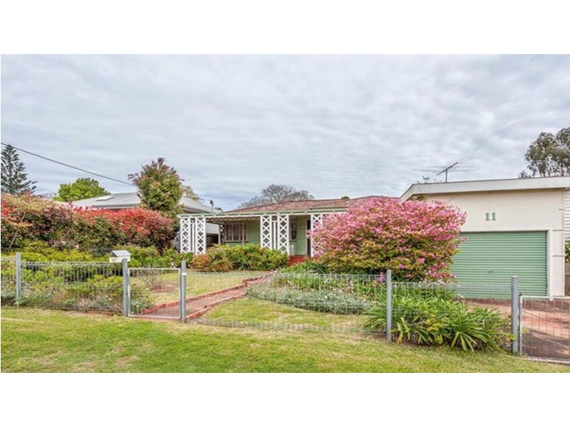 11 Second Avenue, Harristown QLD 4350