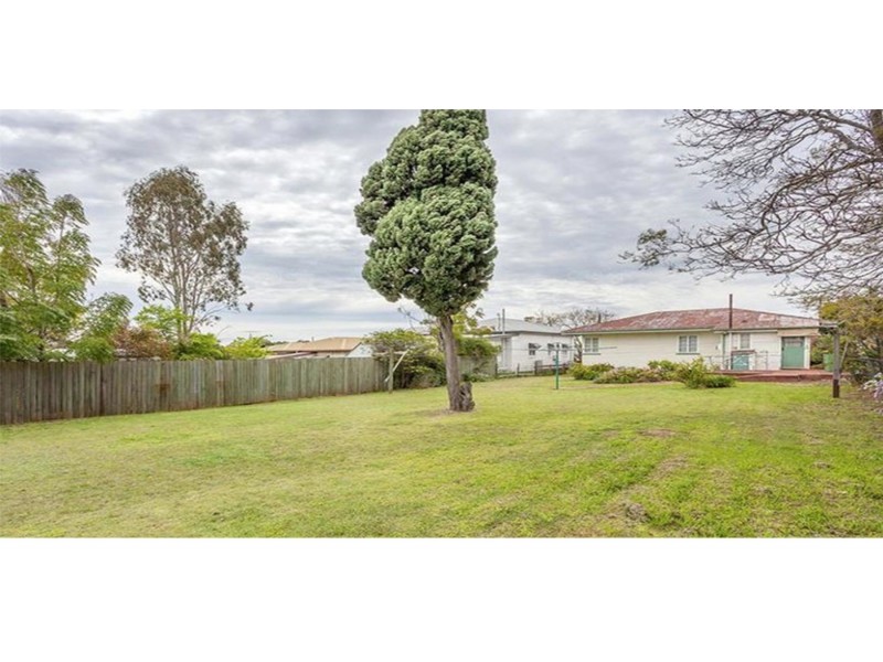 11 Second Avenue, Harristown QLD 4350