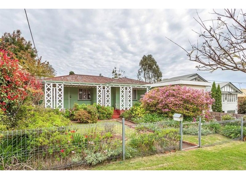 11 Second Avenue, Harristown QLD 4350