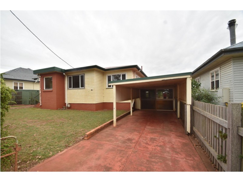 37 Gladstone Street, Newtown QLD 4350