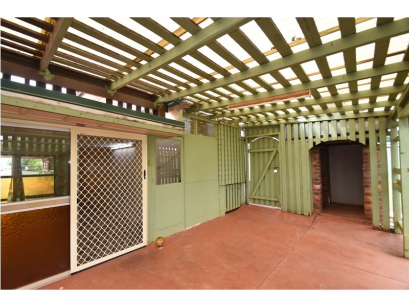 37 Gladstone Street, Newtown QLD 4350