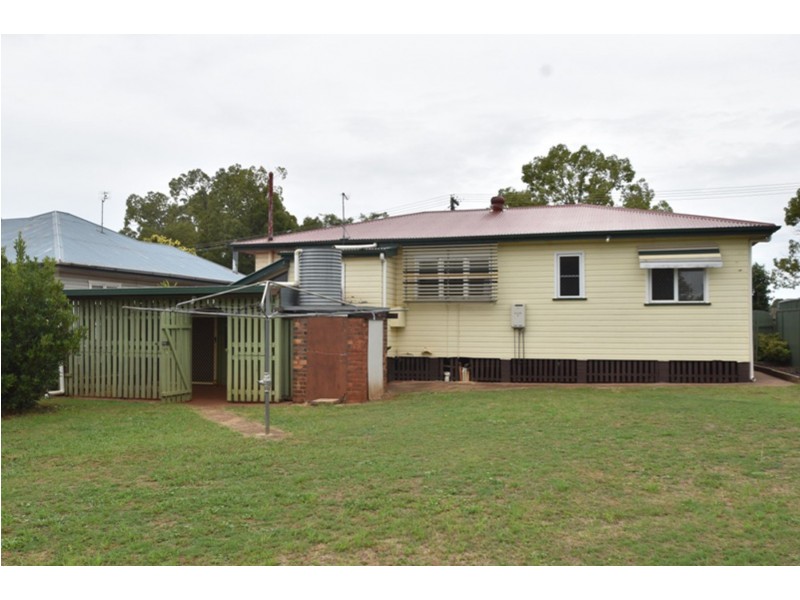 37 Gladstone Street, Newtown QLD 4350