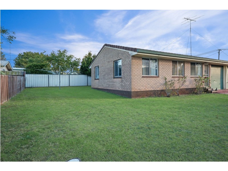 36 Esmond Street, Rockville QLD 4350