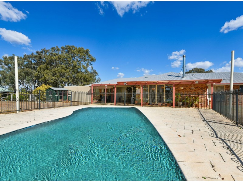 15 Rebecca Street, Glenvale QLD 4350