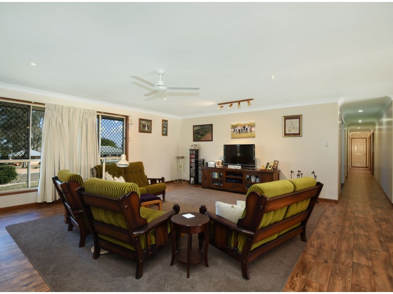 15 Rebecca Street, Glenvale QLD 4350