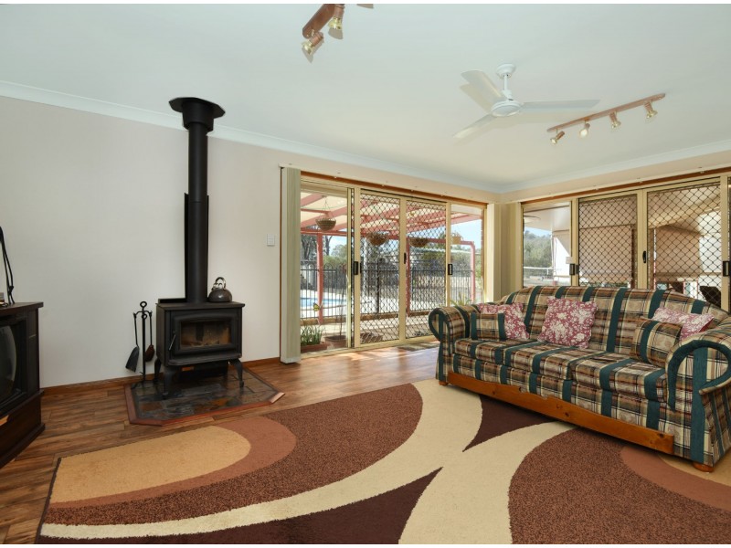15 Rebecca Street, Glenvale QLD 4350