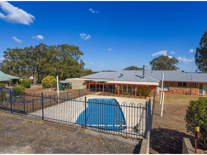 15 Rebecca Street, Glenvale QLD 4350