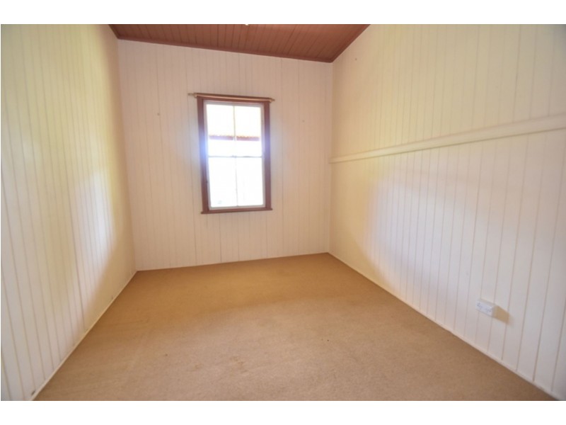 1 Glasgow Street, North Toowoomba QLD 4350