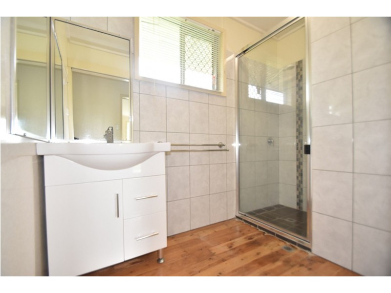 2/2 Creek Street, Cambooya QLD 4358