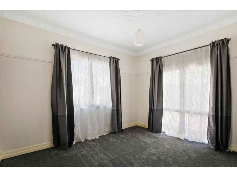 136 Taylor Street, Newtown QLD 4350