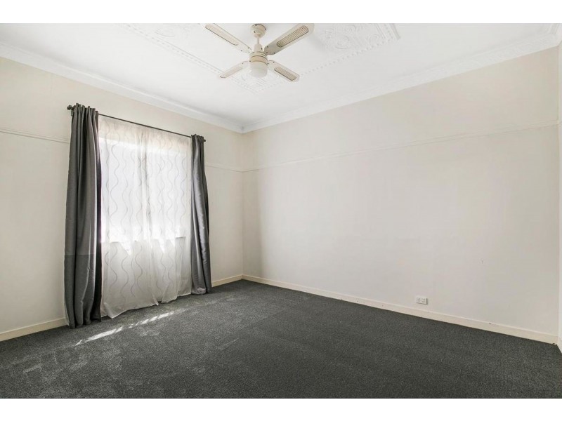 136 Taylor Street, Newtown QLD 4350