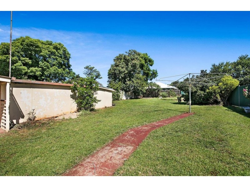 136 Taylor Street, Newtown QLD 4350