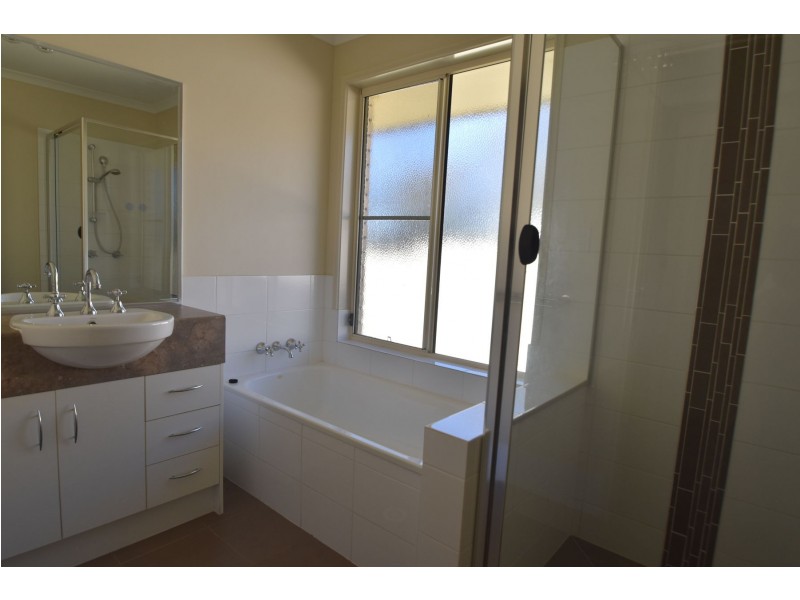 47 Highland Park Road, Meringandan West QLD 4352