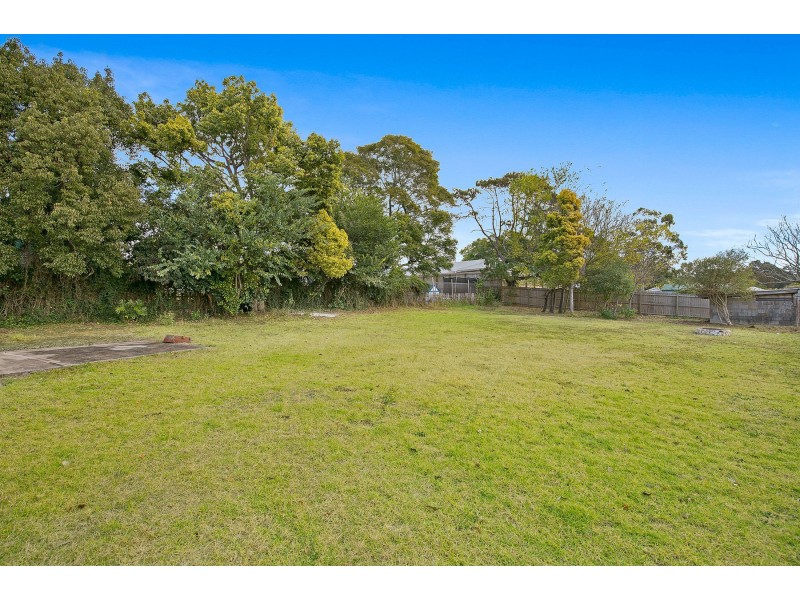 8 Swallow Court, Newtown QLD 4350