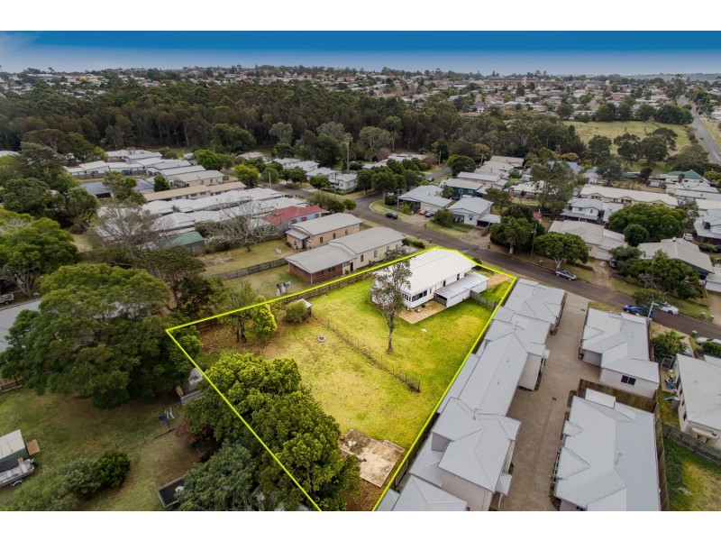 8 Swallow Court, Newtown QLD 4350