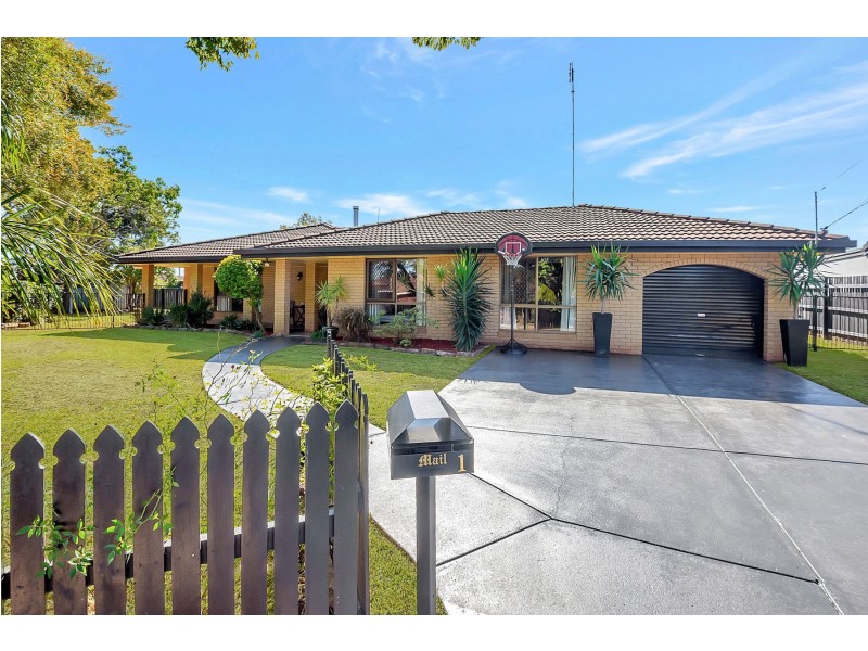 1 Jasmine Court, Centenary Heights QLD 4350