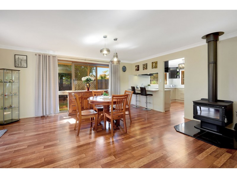 1 Jasmine Court, Centenary Heights QLD 4350