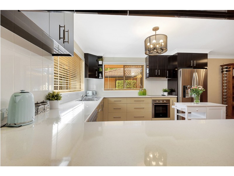 1 Jasmine Court, Centenary Heights QLD 4350