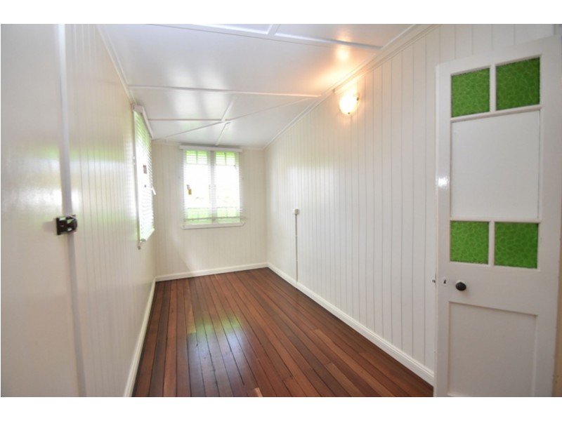 211 Campbell Street, Newtown QLD 4350