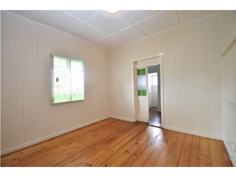 211 Campbell Street, Newtown QLD 4350