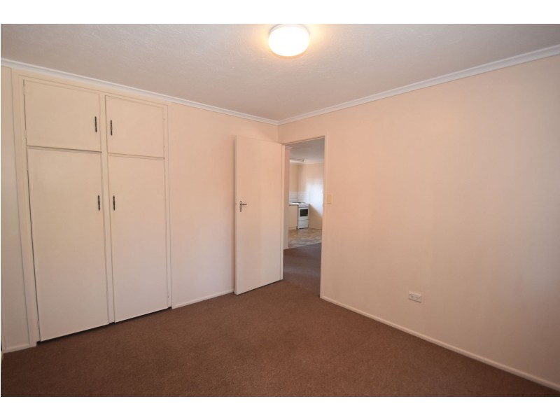 2/90 James Street, South Toowoomba QLD 4350