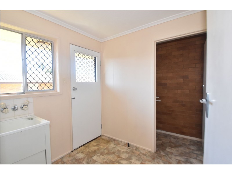 2/90 James Street, South Toowoomba QLD 4350
