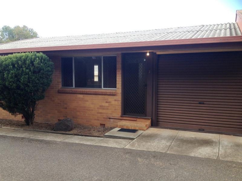 2/90 James Street, South Toowoomba QLD 4350