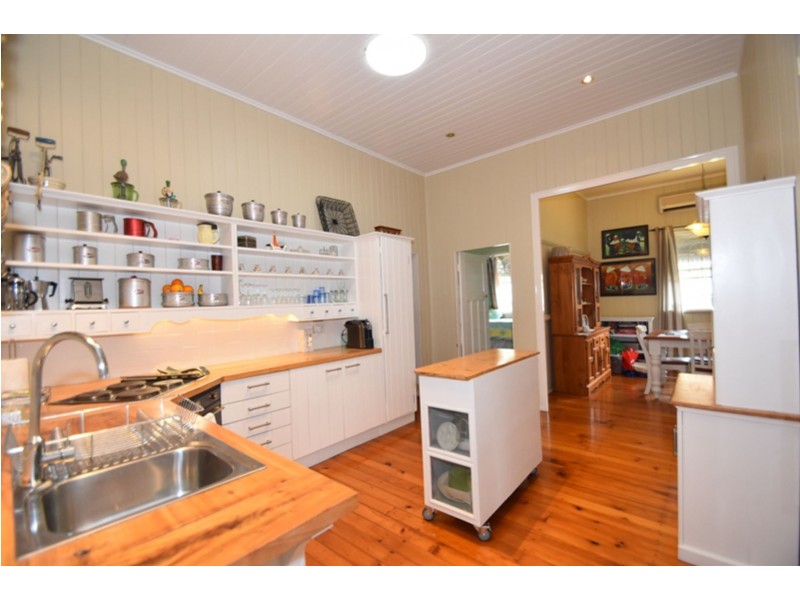 12 Clairmont Street, Newtown QLD 4350