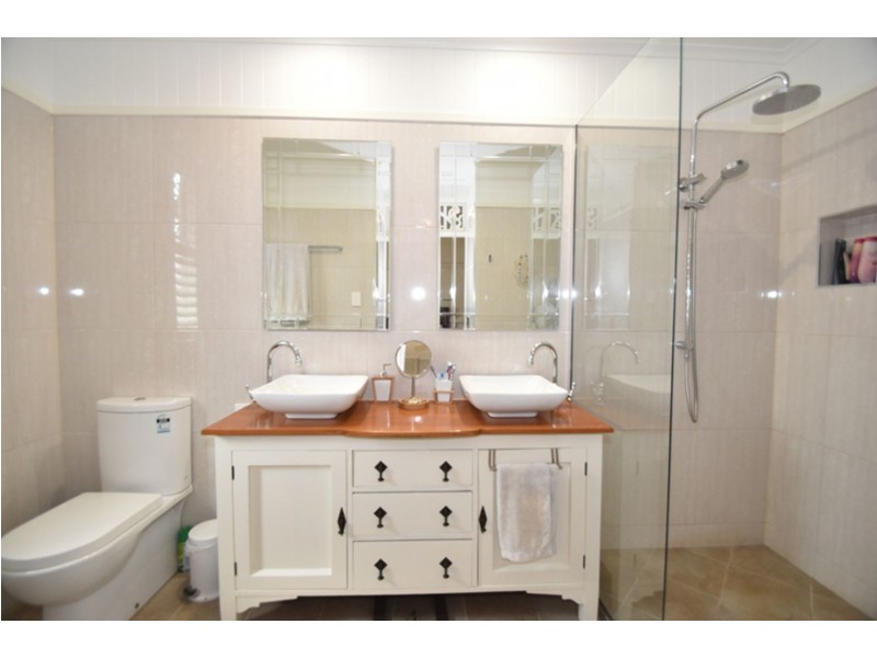 12 Clairmont Street, Newtown QLD 4350