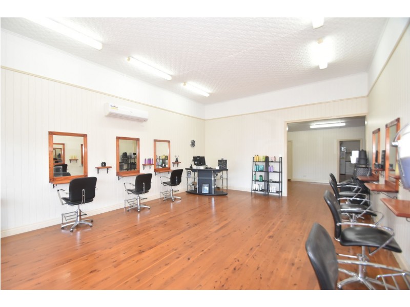 Shop 1, 243 Bridge Street, Newtown QLD 4350