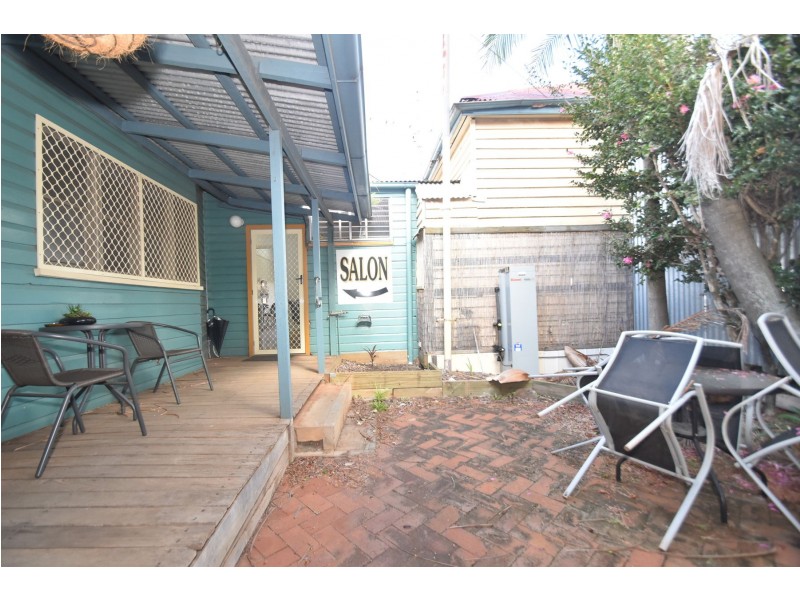 Shop 1, 243 Bridge Street, Newtown QLD 4350