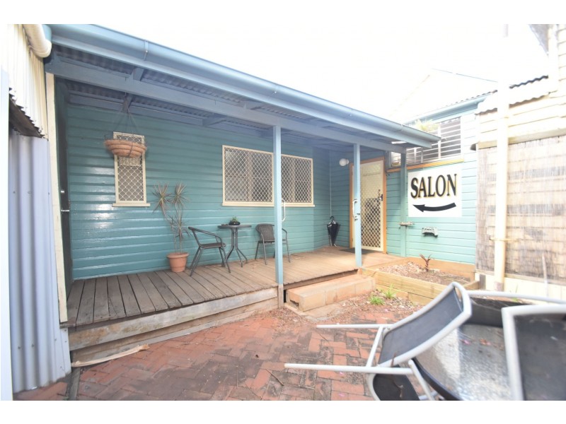Shop 1, 243 Bridge Street, Newtown QLD 4350