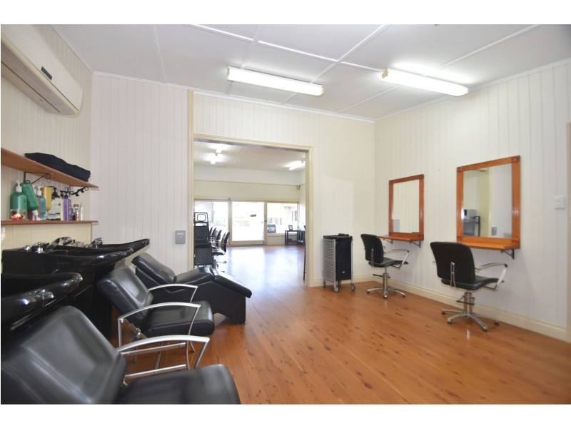 Shop 1, 243 Bridge Street, Newtown QLD 4350