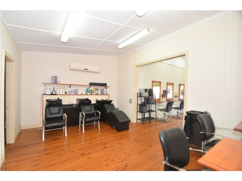 Shop 1, 243 Bridge Street, Newtown QLD 4350