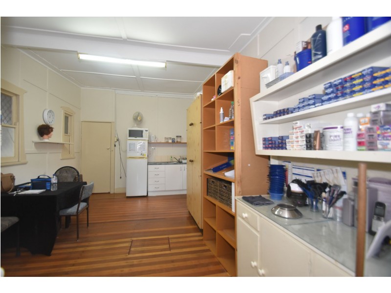 Shop 1, 243 Bridge Street, Newtown QLD 4350