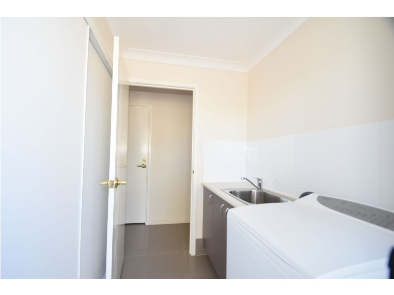 2/16 Barwick Court, Wilsonton Heights QLD 4350