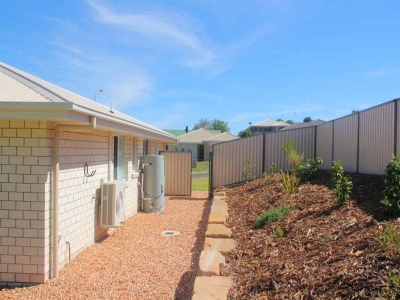 7 Alpine Court, Cranley QLD 4350